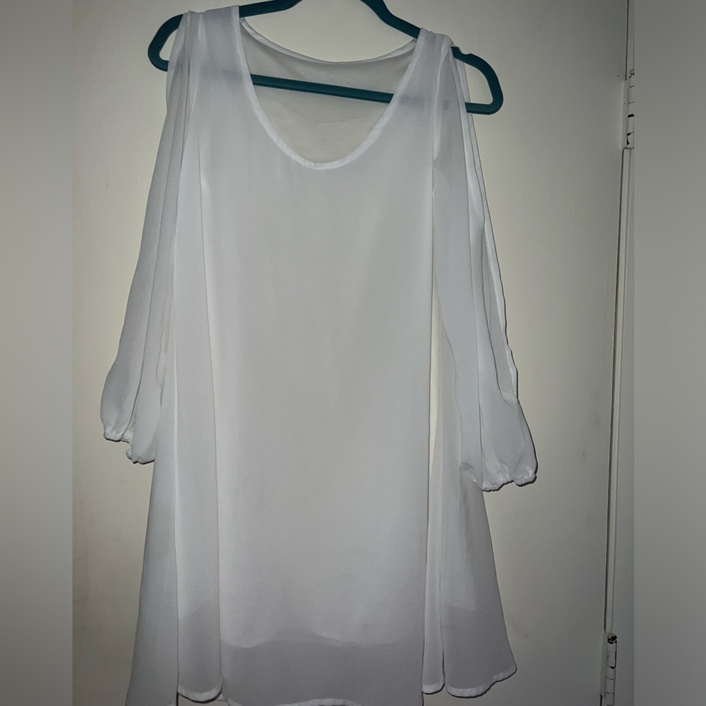 Size 6, white, flowy, dress with slits in sleeves. Hardly worn